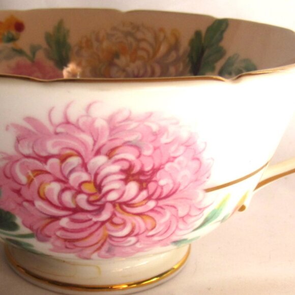 Paragon Tea Cup and Saucer Carnations on Soft Beige, HPT, Gold Gilt,      H233 - Picture 7 of 8